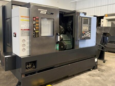 2017 Doosan Lynx 220LSYC - Image 3